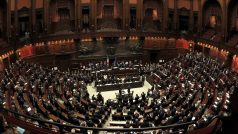 Italský parlament schválil rozpočet s balíčkem prvních protikrizových opatření