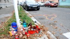 Místo tragické události v Hradci Králové, při níž řidič usmrtil dvě děti