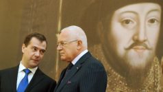 Dmitrij Medveděv a Václav Klaus otevřeli unikátní výstavu pokladů z Kremlu