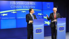 Summit v Bruselu. José Manuel Barroso (vlevo) a Herman Van Rompuy