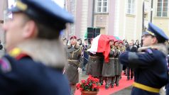 Smuteční pochod a shromáždění na Pražském hradě