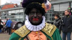 Nizozemský zwarte Piet neboli černý Petr se k českému čertovi přirovnat nedá, je totiž hodný a rozdává dárky