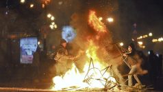 Protesty v Bukurešti provázejí násilnosti
