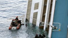 Záchranáři naposledy prohledají vrak lodi Concordia