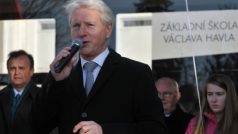 Slavnostního přejmenování Základní školy Na Valech po Václavu Havlovi se zúčastnil také Ladislav Špaček