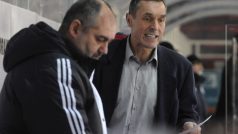 Nový trenér Jan Tlačil (vpravo) koučoval Oceláře poprvé v utkání s Libercem