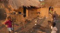 Tanzanie - dům chudé rodiny