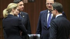 Dánská premiérka Helle Thorning Schmidt, slovinský premiér Borut Pahor, český premiér Petr Nečas a finský premiér Jyrki Katainen na summitu EU