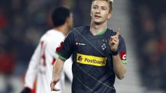 Tahoun fotbalistů Mönchengladbachu Marco Reus slaví jeden ze svých gólů