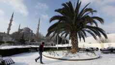 Istanbul se už třetí den potýká se sněhem