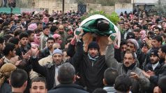 Téměř rok trvající krvavé potlačování syrské opozice může vyústit v mezinárodní intervenci