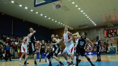 Basketbalisté Nymburka bojují s VEF Riga v Eurocupu