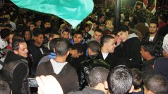 Libyjci v Benghází spontánně slaví první výročí revoluce