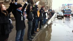 Protest ruské  opozice v Moskvě, tentokrát formou lidského řetězce