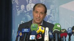 Íránský ministr vnitra Mostafá Nadždžár na tiskové konferenci k organizaci voleb