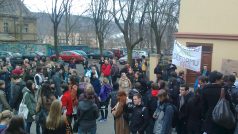 Studenti UJEP protestují proti reformě vysokých škol