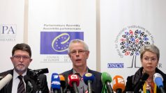 Zahraniční pozorovatelé z OBSE a Parlamentního shromáždění Rady Evropy prezentují svá zjištění