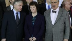 Představitelka EU pro společnou zahraniční a bezpečnostní politiku Catherine Ashtonová, arménský ministr zahraničí Edward Nalbandian a český ministr zahraničí Karel Schwarzenber