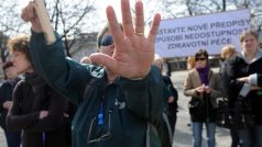 Demonstrace Národní rady osob se zdravotním postižením a zdravotnických odborů v Praze