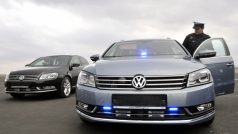 Policie slavnostně převzala dvacet nových vozů Volkswagen Passat, které jsou určeny pro dohled nad bezpečností silničního provozu v celé republice.