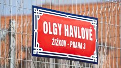 Výbor dobré vůle pořádal odhalení názvu ulice Olgy Havlové na pražském Žižkově.