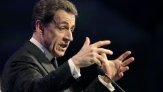 Poslední nadějí Nicolase Sarkozyho na znovuzvolení je spojenectví s Národní frontou