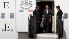 Francouzský prezident François Hollande přijíždí na summit G8