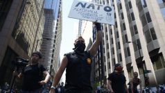 Protesty proti konání summitu NATO v Chicagu