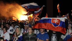 Finále MS v hokeji mezi Ruskem a Slovenskem sledovali fanoušci na velkoplošné obrazovce na Náměstí Milana Rastislava Štefánika v Bratislavě