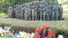 Pomník dětských obětí války v Lidicích na Kladensku