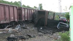 Vykolejené vagony nákladního vlaku v Liběchově