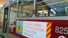 Tramvaj číslo 22 přibližuje Pražanům život handicapovaných