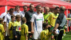Fotbalové utkání hvězd na MFF Karlovy Vary
