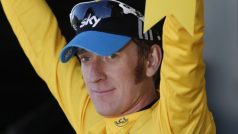 Do žlutého dresu lídra Tour de France se oblékl po 7. etapě Bradley Wiggins