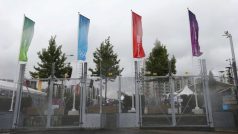 Olympijskou vesnici obklopuje bezpečnostní plot