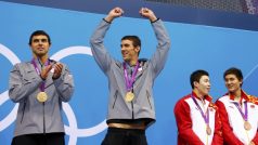 Michael Phelps se raduje ze své 19. medaile