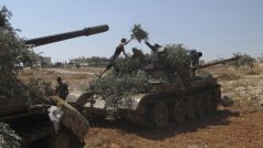 Syrským povstalcům se v Aleppu podařilo získat několik tanků