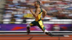 Oscar Pistorius postoupil z rozběhu do semifinále olympijského závodu na 400 metrů