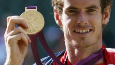 Britain&#039;s Andy Murray holds his gold medal during the presentation ceremony after winning the men&#039;s singles tennis gold medal match against Switzerland&#039;s Roger Federer at the All England Lawn Tennis Club during the London 2012