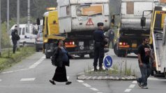 Francouzská policie vyklízí nelegální romský tábor