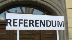 Petici za vyhlášení referenda podepsalo v Plzni 15 tisíc lidí