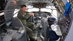 Dny NATO na mošnovském letišti - pilotní kabina letadla AWACS
