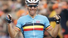 Philippe Gilbert slaví vítězství na MS v silniční cyklistice v Nizozemsku