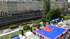 Trojkový basketbal byl letos k vidění i v Karlových Varech.jpg