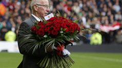 Bobby Charlton při uctění památky obětí neštěstí na Hilsborough