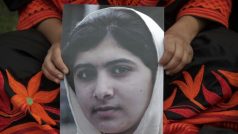 Na podporu pákistánské blogggerky Malalaj Júsuf-zaiové demonstrovaly v Karáčí desetitisíce lidí.