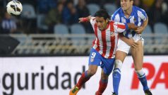 Radamel Falcao (v červeno-bílém) rozhodl o vítězství Atlétika Madrid na hřišti San Sebastianu