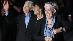 Členové britské kapely The Rolling Stones v Londýně na říjnové premiéře filmu Crossfire Hurricane, který mapuje jejich kariéru.