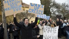 Demonstrace na podporu dvou českých vývojářů počítačových her, které Řecko obvinilo ze špionáže