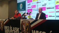 Trenér Stanislav Levý (vpravo) na pozápasové TK klubu WSK Slask